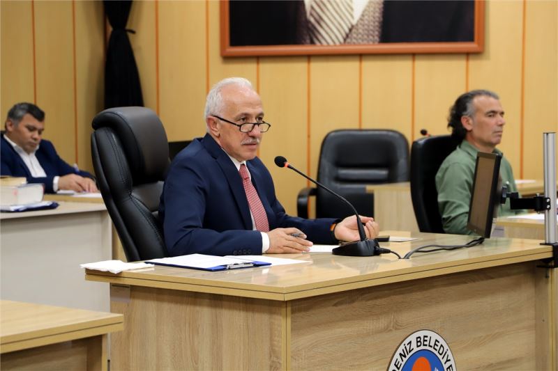 “NEDEN HER ŞEYİ SATIP BELEDİYEYİ BORÇ İÇİNDE BIRAKTINIZ? NEDEN ÖZ KAYNAK YARATMADINIZ?”