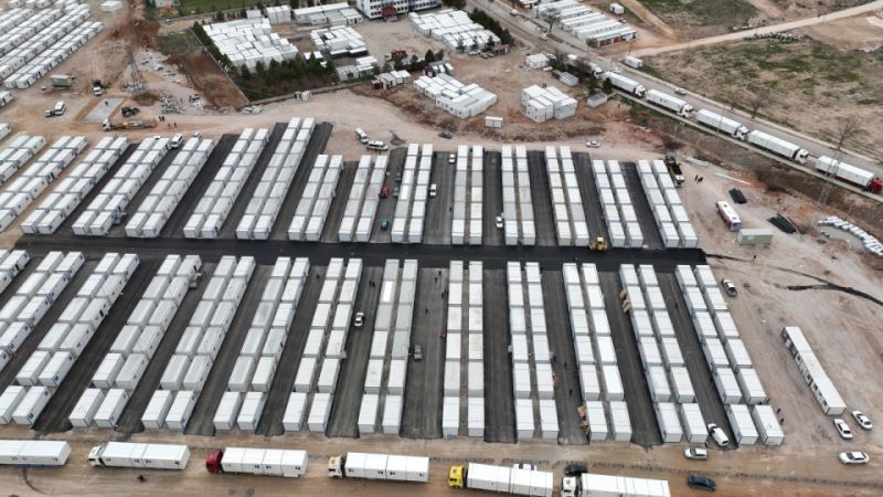 Büyükşehir Elbistan Geçici Barınma Merkezini Asfaltlıyor