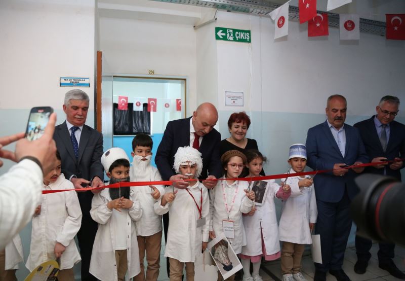Faik Erbağı İlkokuluna laboratuvar sınıfı açıldı