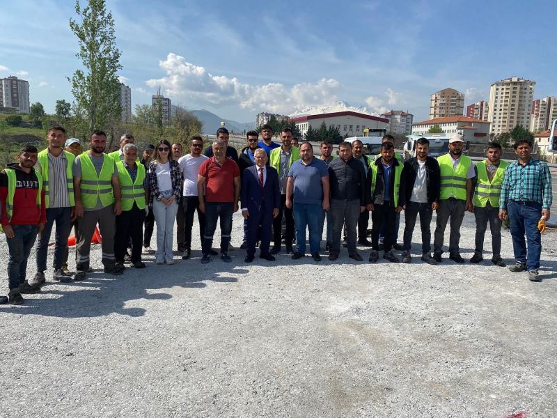 Başkan Büyükkılıç, 20 Milyon TL’lik Yol Yapım Çalışmalarını Yerinde İnceledi
