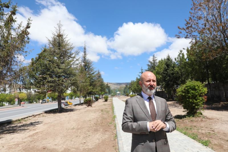BAŞKAN ÇOLAKBAYRAKDAR; “HEDEF; YEŞİL ALANDA KİŞİ BAŞINA DÜŞEN 18 METREKARE İLE REKORU YENİLEMEK”