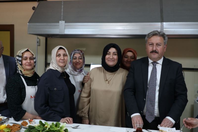 MELİKGAZİ’DE GLÜTENSİZ MUTFAKTAKİ TÜM ÜRÜNLER DEPREM BÖLGESİNE