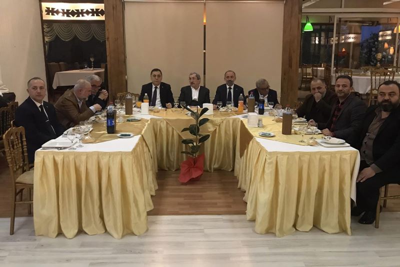 Başkan Vergili, Karabük Berberler, Kuaförler ve Güzellik Salonu Oda Başkanı ve Üyeleriyle Bir Araya Geldi