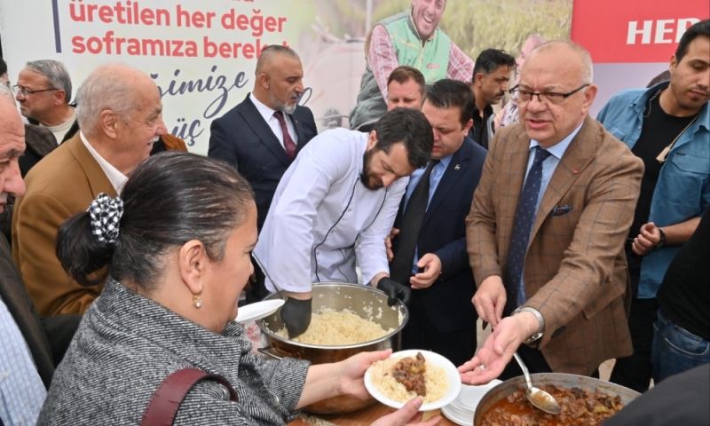Başkan Ergün, Pilav Hayrında Manisalılarla Buluştu