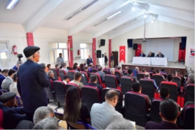 Vali Ali İhsan Su Hazro ilçesi muhtarlarıyla bir araya geldi
