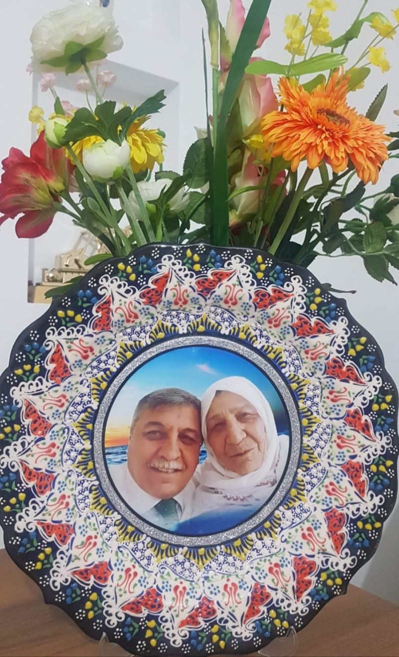 Rahmetli Anneciğim,Şehit ve Gazi Annelerimiz olmak üzere, Tüm Annelerimizin Anneler Günü kutlu olsun.