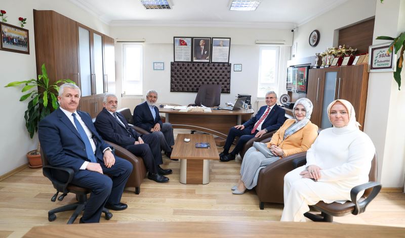 Başkan Yüce ve eşi oyunu kullandı: “Vatanımıza hayırlar getirsin”