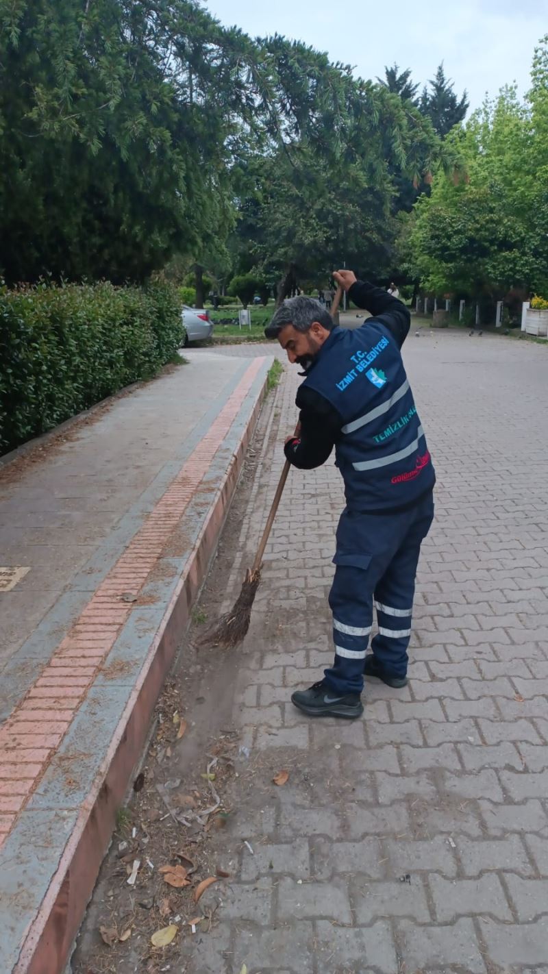 İZMİT BELEDİYESİNDEN YAHYA KAPTAN’DA KAPSAMLI TEMİZLİK ÇALIŞMASI