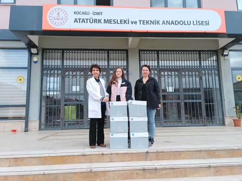 İZMİT BELEDİYESİ TOPLADIĞI HER ATIKLA OKULLARA MALZEME DESTEĞİ SAĞLIYOR