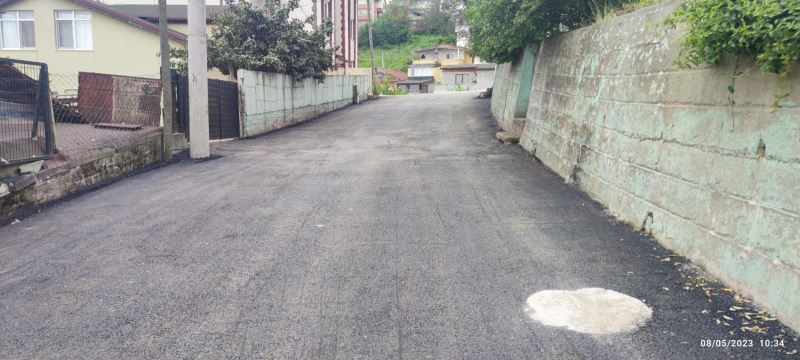 İZMİT BELEDİYESİ ASFALT EKİBİ TOPÇULAR’DA İŞ BAŞINDA