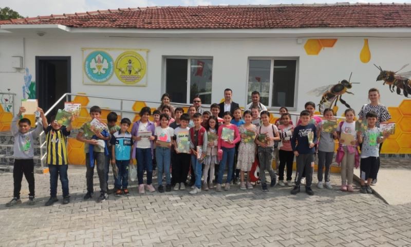 Arıcılığın Dünyasını Hayranlıkla İzlediler
