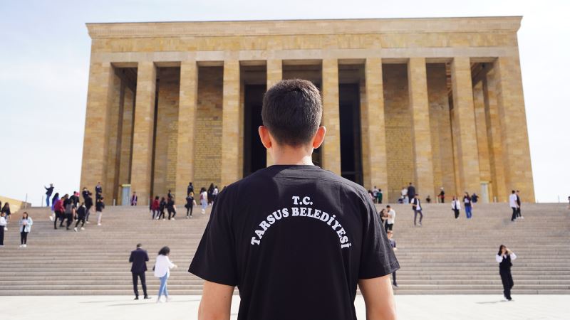 KÖY OKULUNDAKİ ÖĞRENCİLERİ ANITKABİR