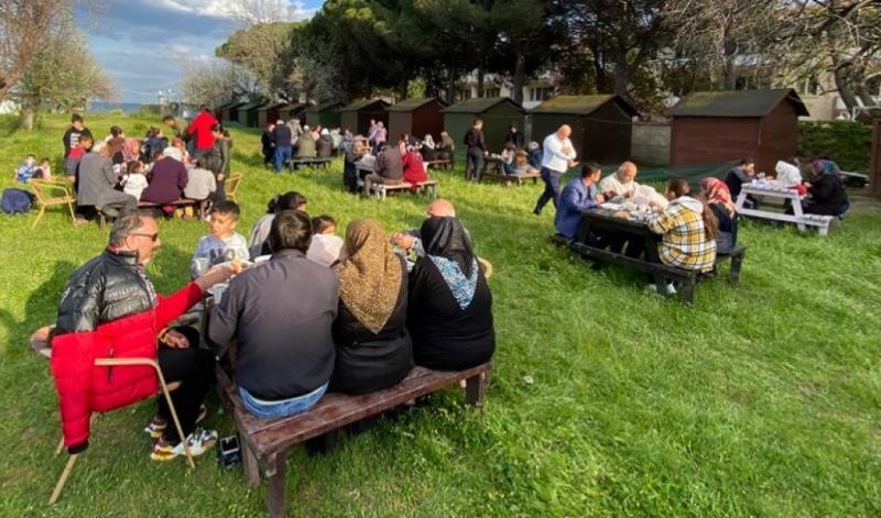 DEPREMZEDE VATANDAŞLARIMIZA MORAL PİKNİĞİ