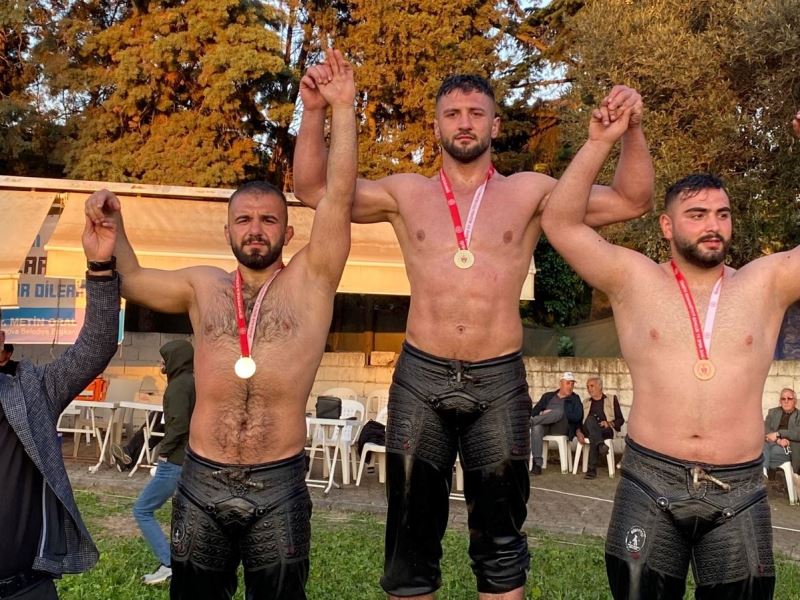 İZMİTLİ PEHLİVANLAR YALOVA’DA MADALYALARI TOPLADI