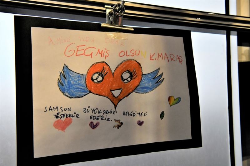 Afetzede çocukların resimleri sergilendi