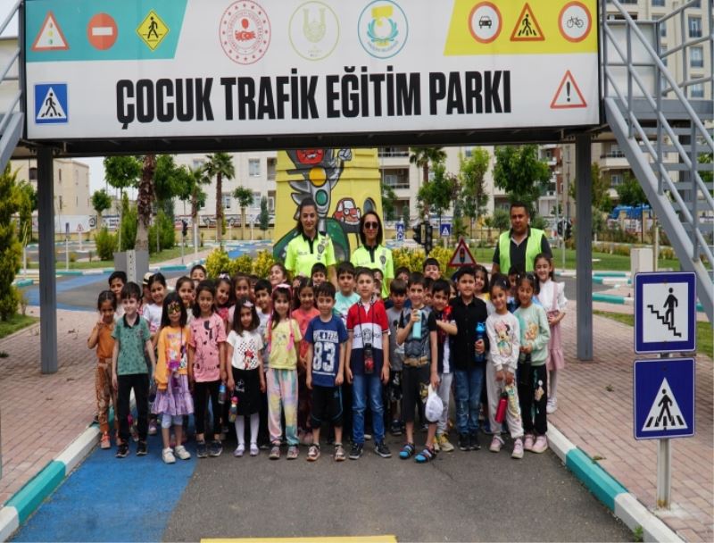 HALİLİYE BELEDİYESİ İLE ÇOCUKLARA TRAFİK KÜLTÜRÜ AŞILANIYOR