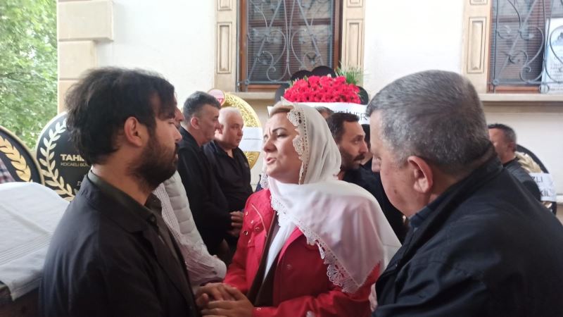 BAŞKAN HÜRRİYET, ÖZKAN AİLESİNİ ACILI GÜNLERİNDE YALNIZ BIRAKMADI