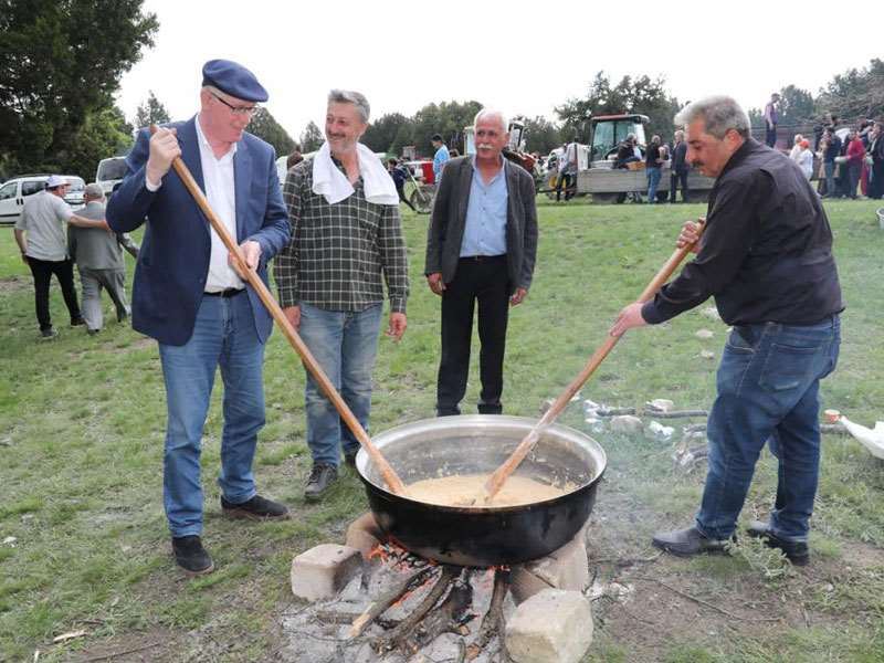 BAŞKAN KURT YAĞMUR VE ŞÜKÜR DUASINA KATILDI