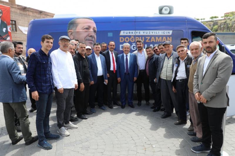 AK Parti Kayseri Milletvekilimiz Sn. Bayar Özsoy, ilçemize teşekkür ziyaretine gelerek Belediye Başkanımız Sn. Mustafa İlmek