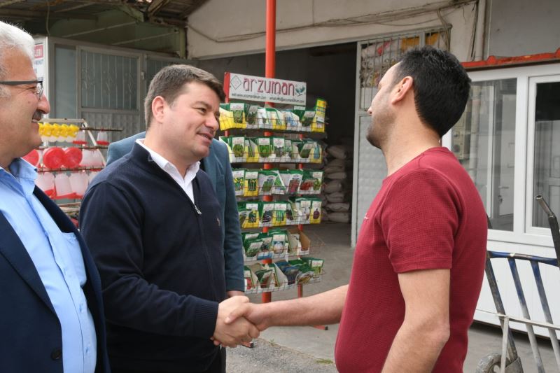 BAŞKAN DİNÇER CUMHURBAŞKANI ERDOĞAN İÇİN ESNAFLARDAN DESTEK İSTEDİ