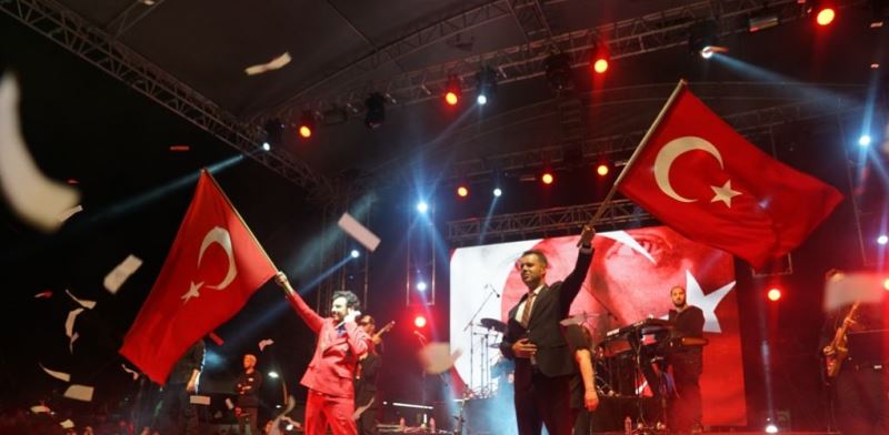 Ata’mızı Andık, Bayramımızı Coşkuyla Kutladık