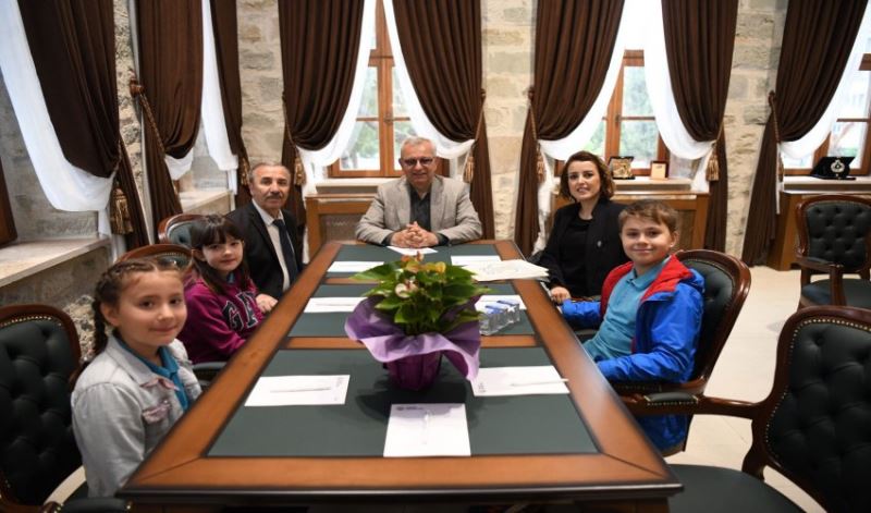 Anafartalar İlkokulu Uluslararası Hippo Dil Olimpiyatları