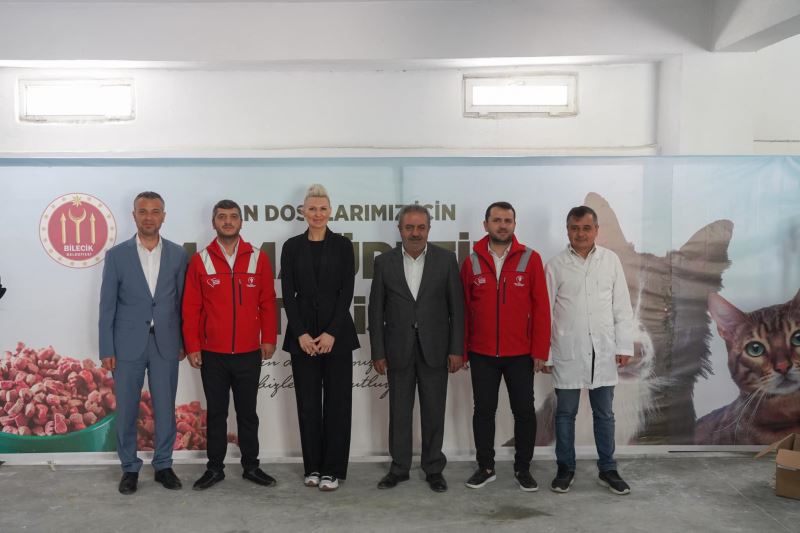 ATIK YİYECEK VE EKMEKLERDEN MAMA ÜRETİLİYOR