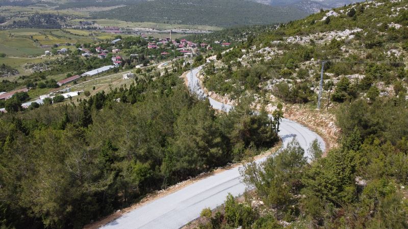 TARSUS BELEDİYESİ ASFALTLIYOR, KÖY YOLLARININ MESAFESİ KISALIYOR