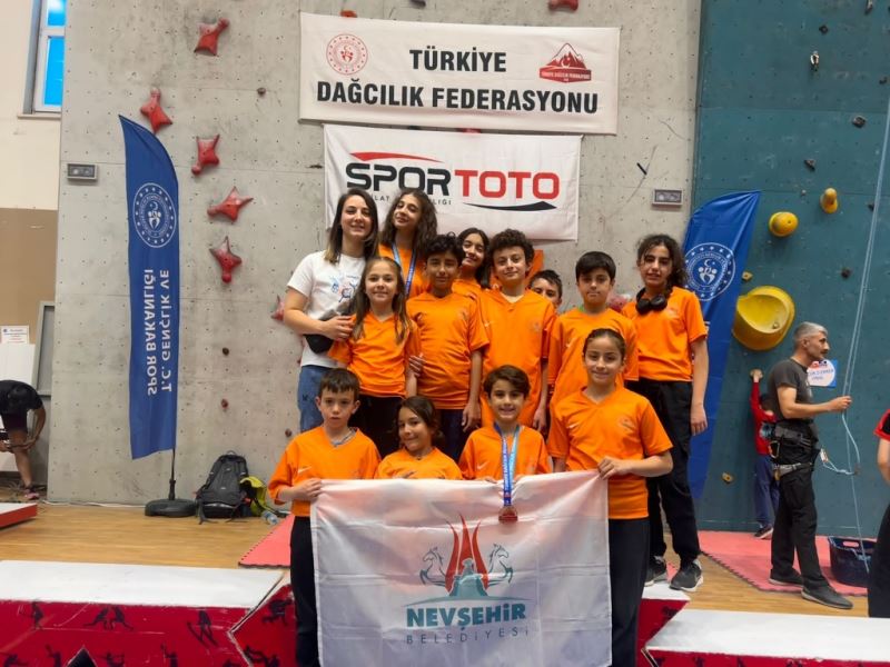 Sporcularımız Tırmanışta İki Türkiye İkinciliği Derecesi Elde Etti