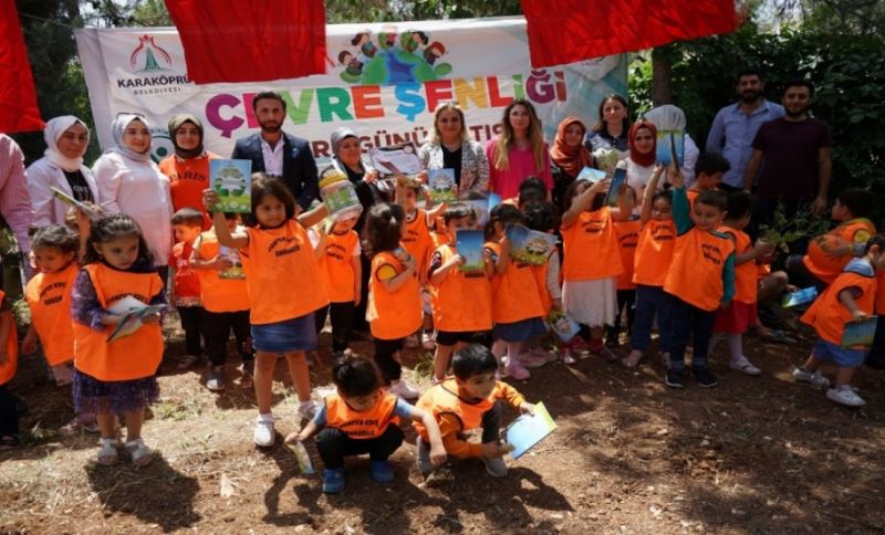 KARAKÖPRÜ’DE MİNİKLERE DOĞA VE AĞAÇ SEVGİSİ AŞILANIYOR