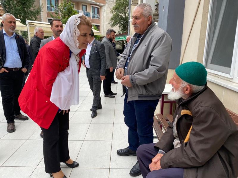 BAŞKAN HÜRRİYET, KURUÇEŞMELİLERLE BULUŞTU