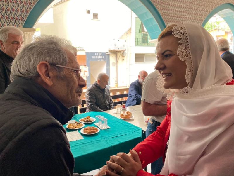 BAŞKAN HÜRRİYET, ZİNCİRLİKUYU CAMİİ’NDE VATANDAŞLARLA BULUŞTU