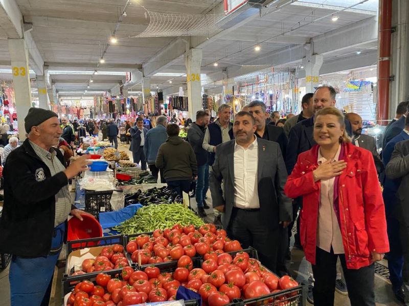 BAŞKAN HÜRRİYET: PAZARCI ESNAFI EMEĞİN, ALIN TERİNİN SEMBOLÜDÜR