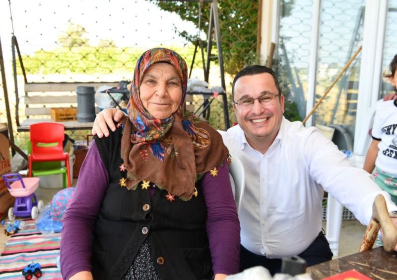 BAŞKAN KANAR DEPREMİN YARALARINI SARMAYA DEVAM EDİYOR