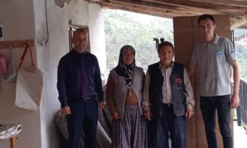 Büyükşehir, Evi Yanan Akhisarlı Ailenin Yüzünü Güldürdü