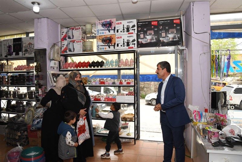 BAŞKAN ASYA, ESKİ ACİL YOLUNDAKİ İŞLETMELERİ ZİYARET ETTİ