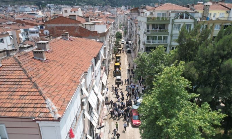 Başkan Ergün Yeşiltepe Caddesi’ndeki Çalışmaları İnceledi