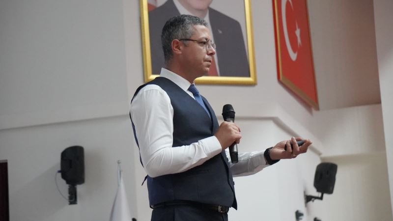 DOÇ. DR MUHAMMED SAYGIN BİLİM MERKEZİNDE YÖNETİM VE LİDERLİK SANATI KONULU SEMİNER VERDİ