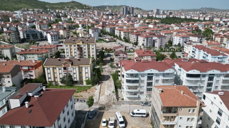 Güzelyurt Mahallesi’nde Bozulan Yollar Ve Yaya Kaldırımları Yenileniyor