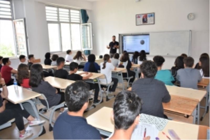 Öğrencilere “Madde Bağımlılığına Yönelik Koruyucu Önleyici” seminer