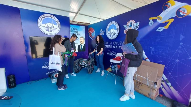 MELİKGAZİ BELEDİYESİ TEKNOFEST’TE 2,5 MİLYON LİRA DESTEKLE KAYSERİ’YE İLK KEZ BİRİNCİLİK GETİRDİ