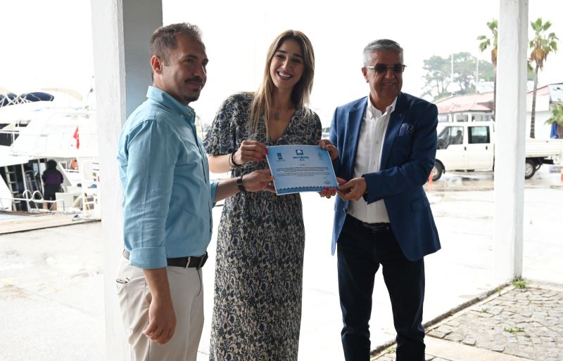 Kemer’de 4 tekneye mavi bayrak belgesi verildi
