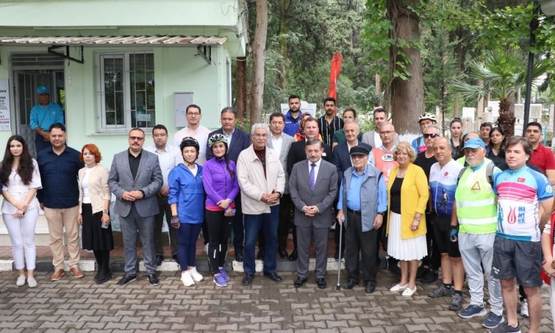 Manisa Tarzanı Ahmet Bedevi, Kabri Başında Anıldı