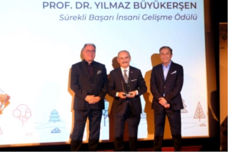 BÜYÜKERŞEN’E SÜREKLİ BAŞARI İNSANİ GELİŞME ÖDÜLÜ