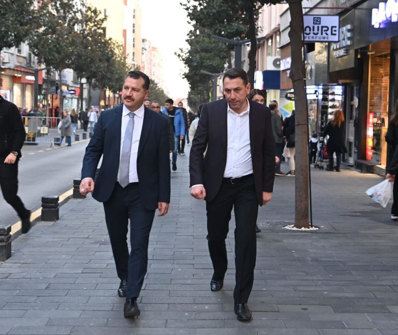 Karesi Ve Altıeylül’de Büyükşehir’den Tam Gaz Asfalt