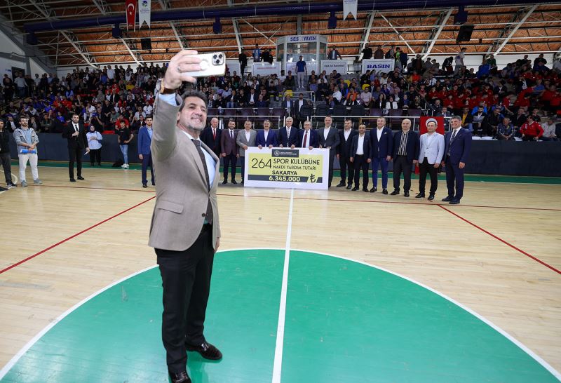 Başkan Yüce törende açıkladı: “Büyükşehir’e düşen payın yarısını spor kulüplerimize bağışlıyoruz”