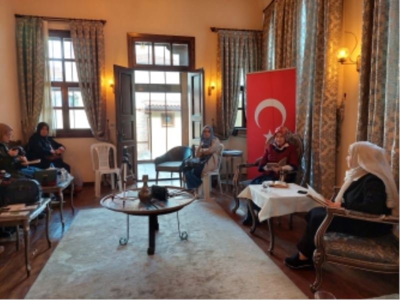 Edebiyatseverler Kedili Tekke’de Buluştu
