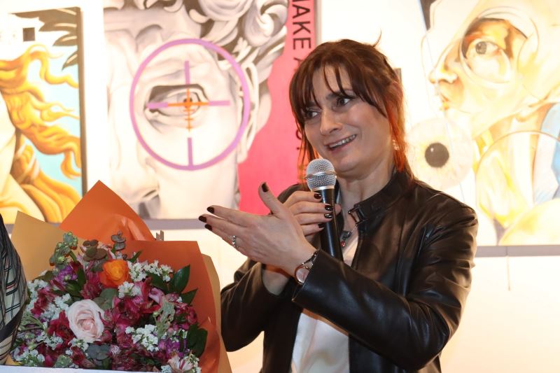 SANAT GALERİSİNDE AÇILAN ‘HAL’ SERGİSİ İZMİTLİLERİ BEKLİYOR