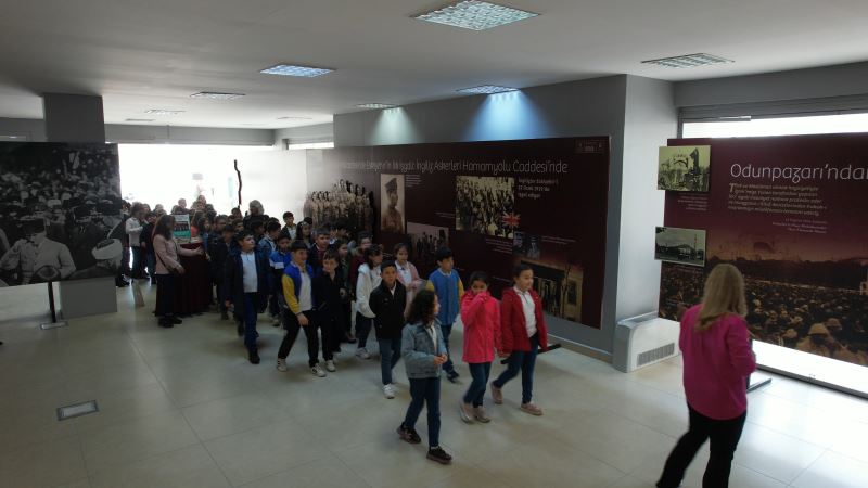 ÖĞRENCİLER ESKİŞEHİR
