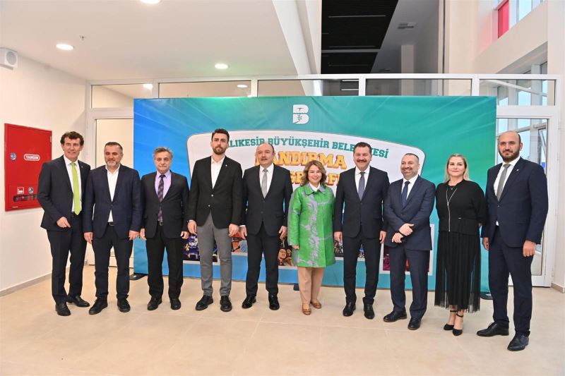 Bandırma Gençlik ve Spor Festivali’nde Birbirinden Yetenekli Gençler Gösterilerini Sergiledi